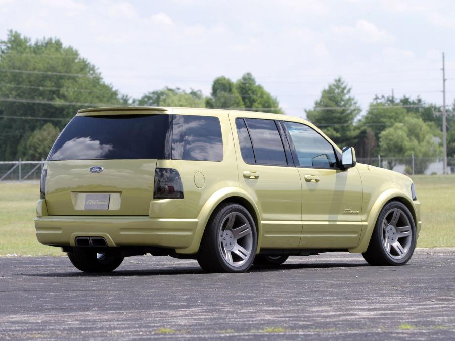  Ford Explorer Urban Concept 2002 года  (фото 12 из 16)
